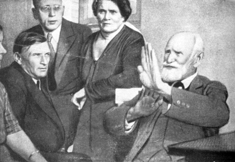 . .     . 1935 .  : . . . . . , . . . . . 
